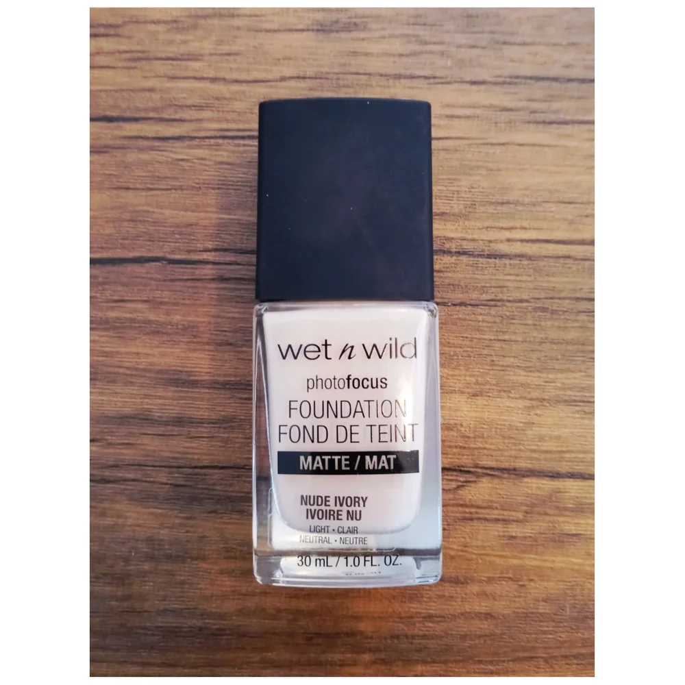 2/$9 or‎ 4/$15 Wet n Wild photofocus Nude Ivory Matte Foundation